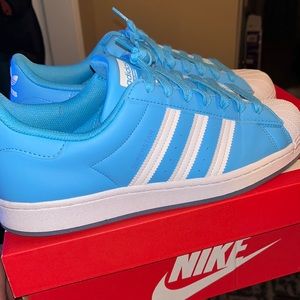 Adidas Superstar shelltoes